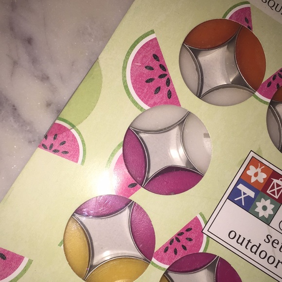 Fun colorful citronella tealights - Picture 2 of 3